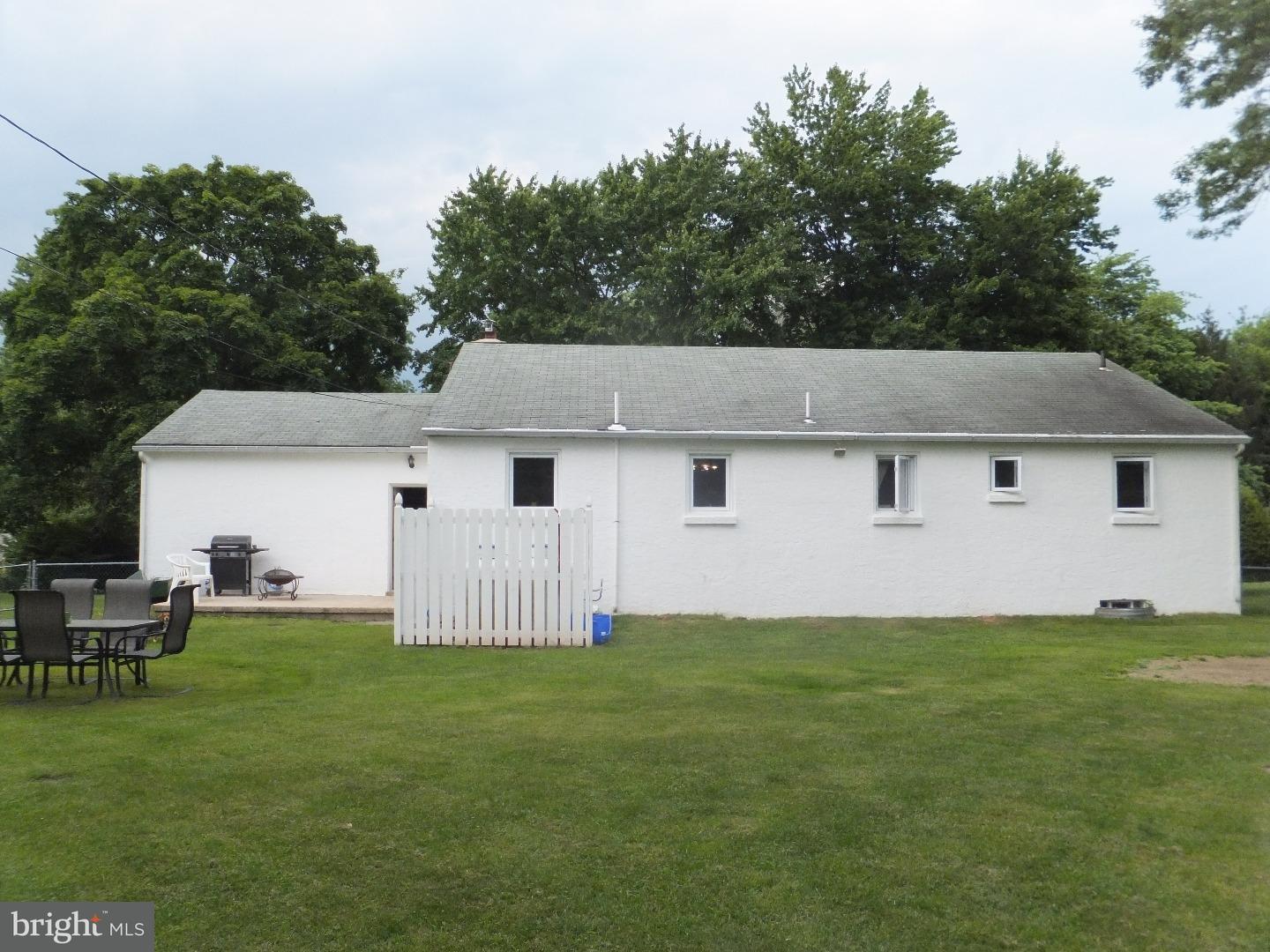 1018 Lavera Road Warminster, PA 18974 - Photo 23 of 23 Exterior Back
