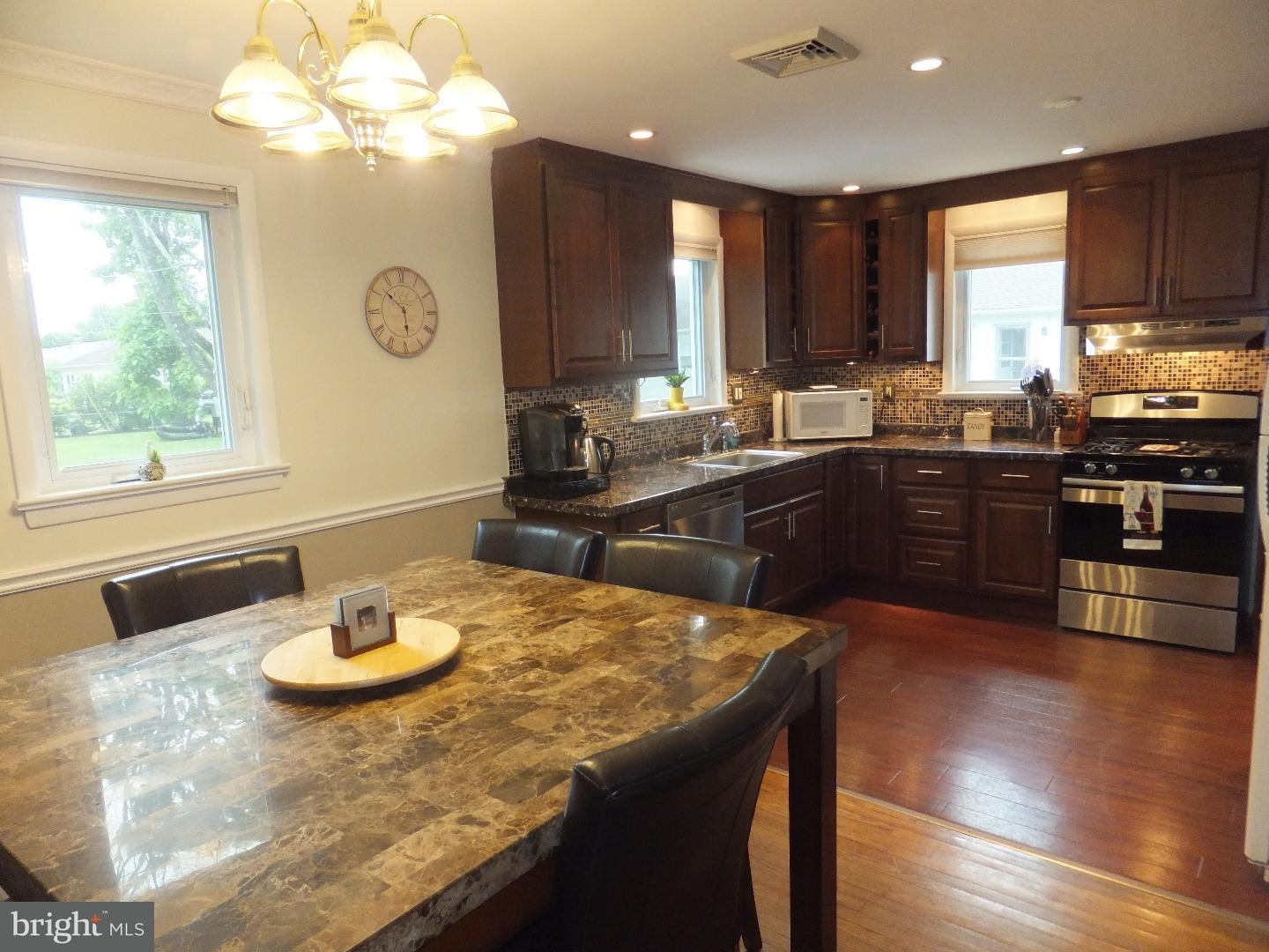1018 Lavera Road Warminster, PA 18974 - Photo 8 of 23 Kitchen