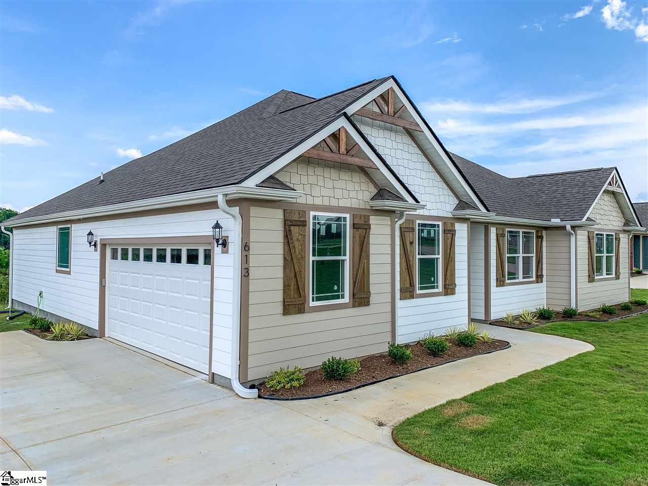613 Berry Road Boiling Springs, SC 29316 - Photo 2 of 30