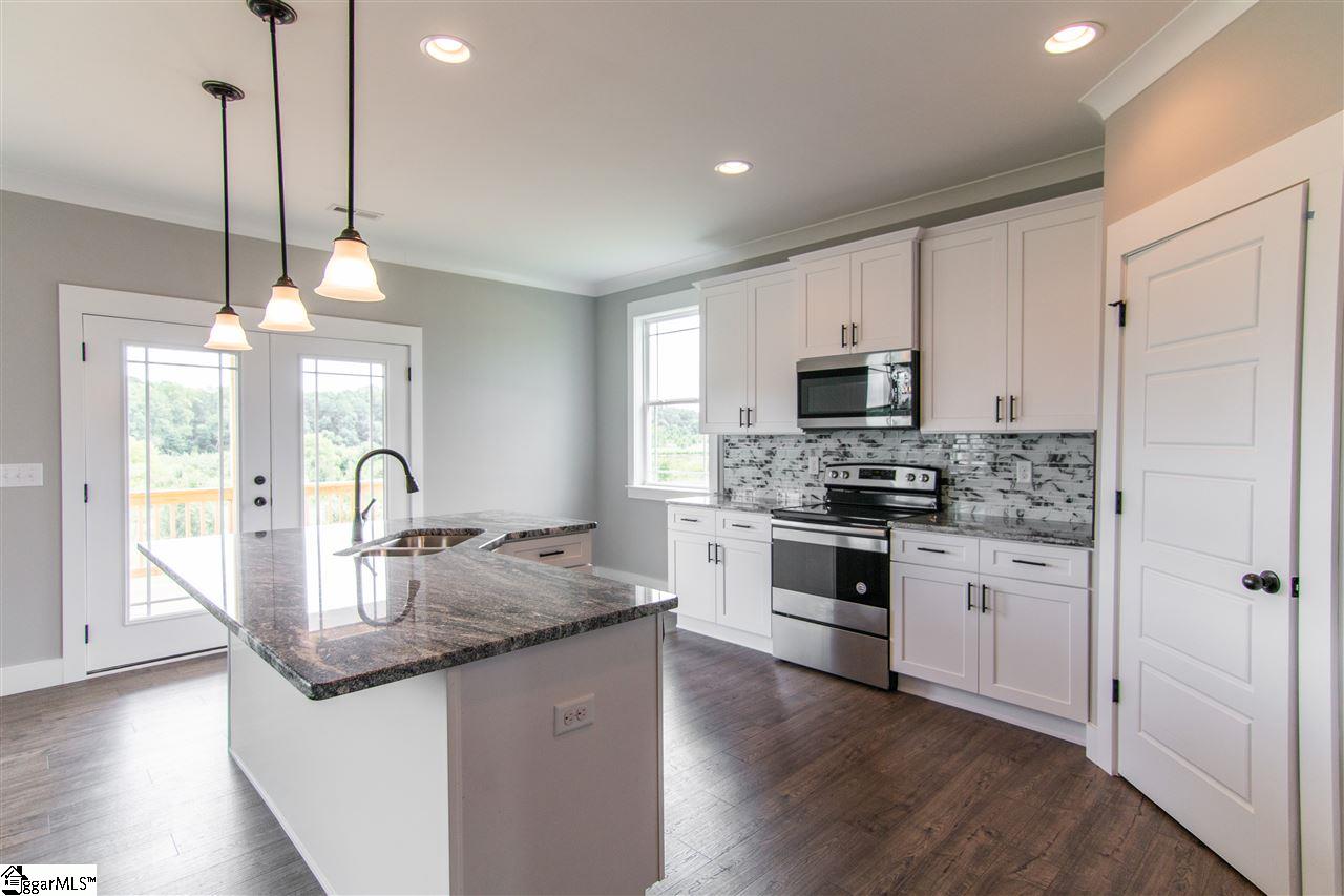 613 Berry Road Boiling Springs, SC 29316 - Photo 12 of 30