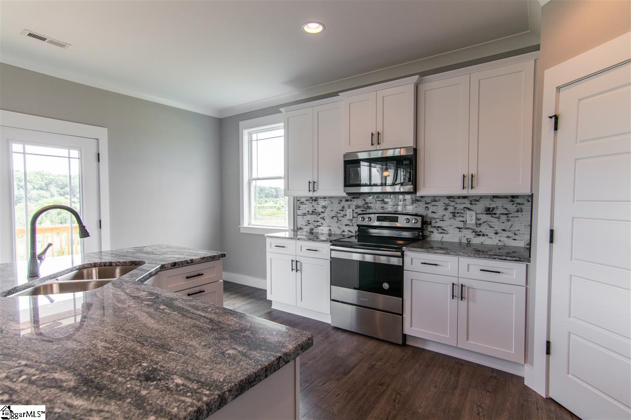 613 Berry Road Boiling Springs, SC 29316 - Photo 13 of 30