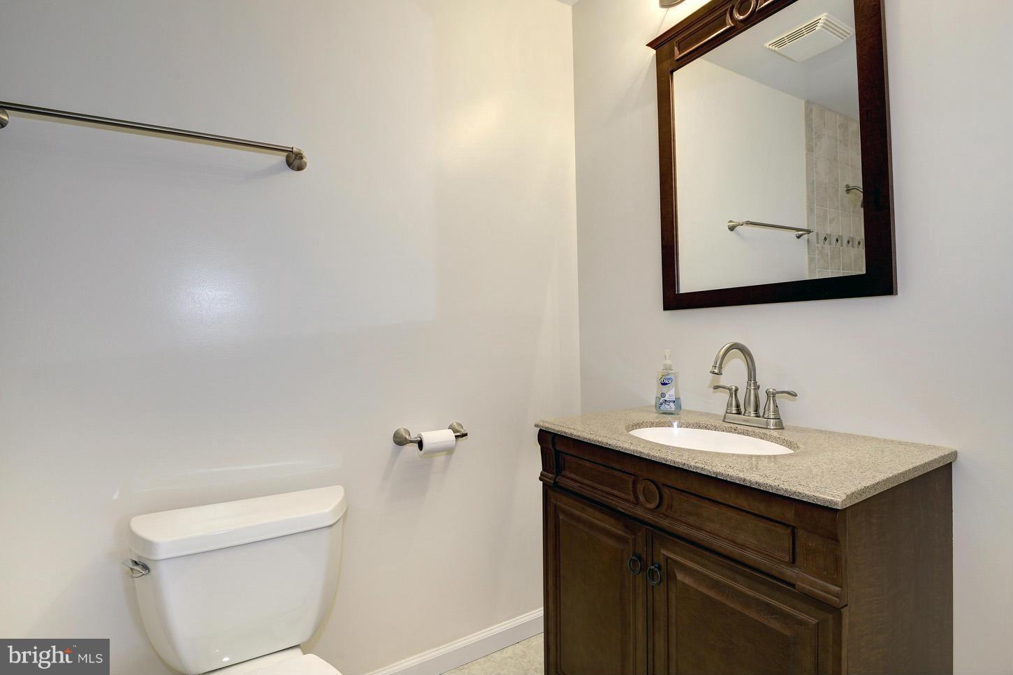 1519 Brookside Road McLean, VA 22101 - Photo 22 of 30 Bath