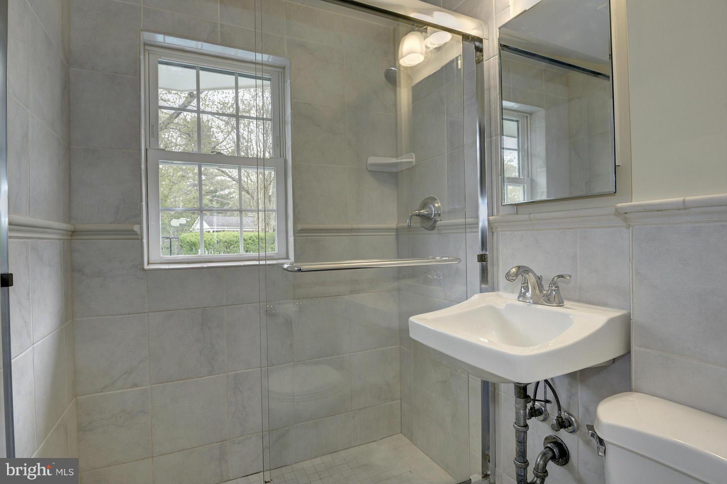 1519 Brookside Road McLean, VA 22101 - Photo 26 of 30 Bath