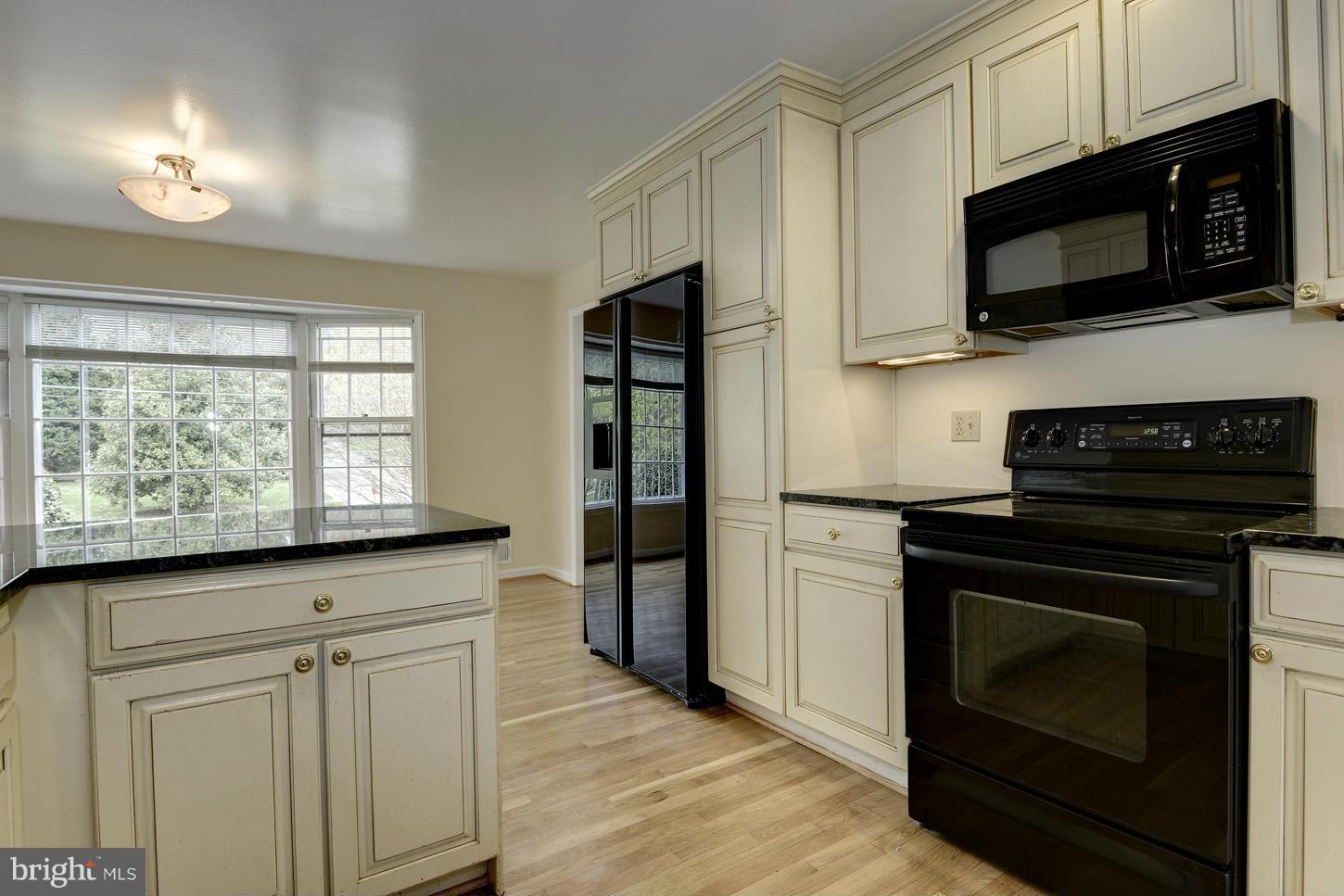 1519 Brookside Road McLean, VA 22101 - Photo 8 of 30 Kitchen