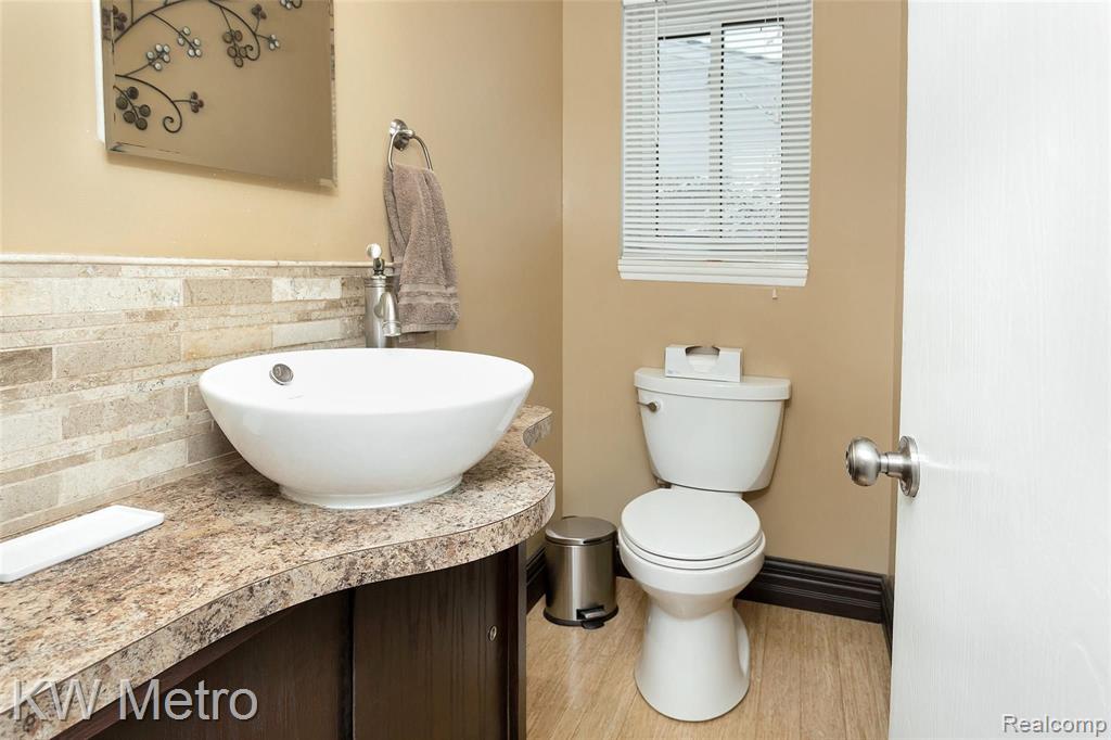 14090 Riga Livonia, MI 48154 - Photo 13 of 26