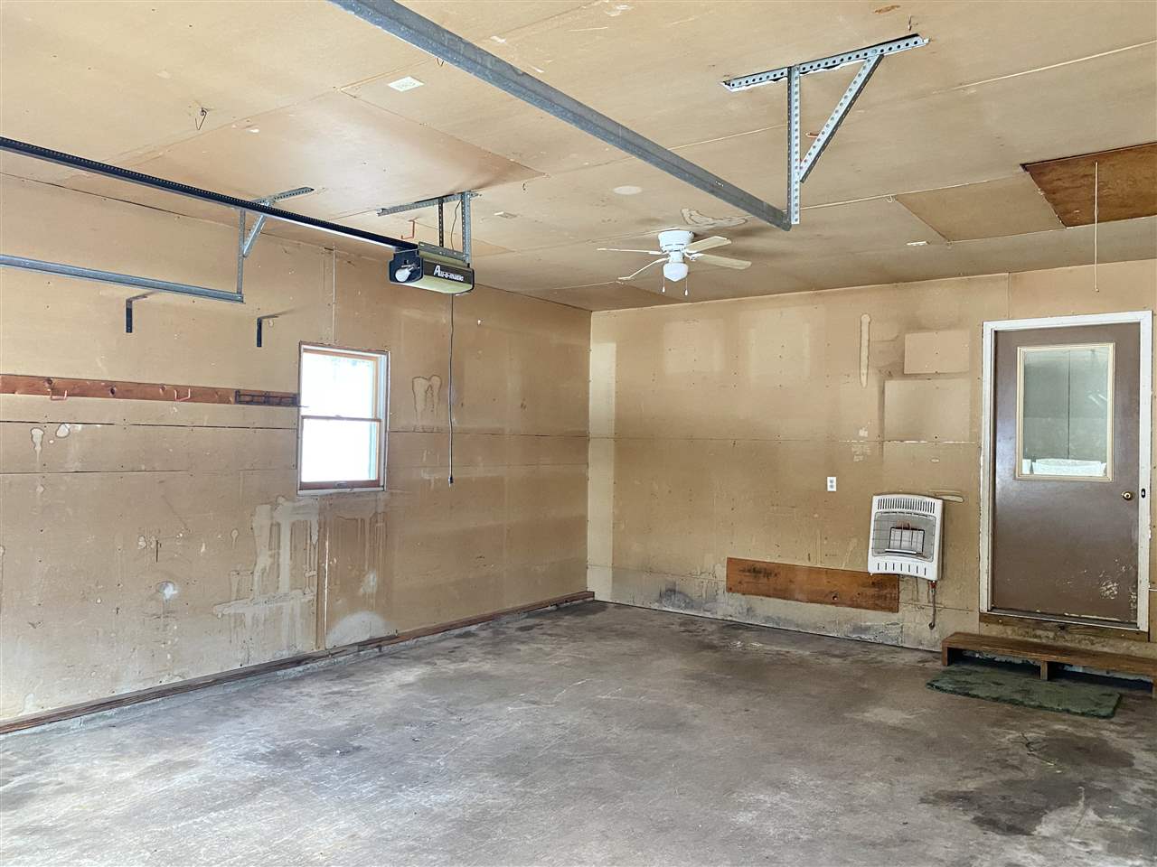 2090 North Jacobson Road Suttons Bay, MI 49682 - Photo 28 of 35 1882890-27.JPG