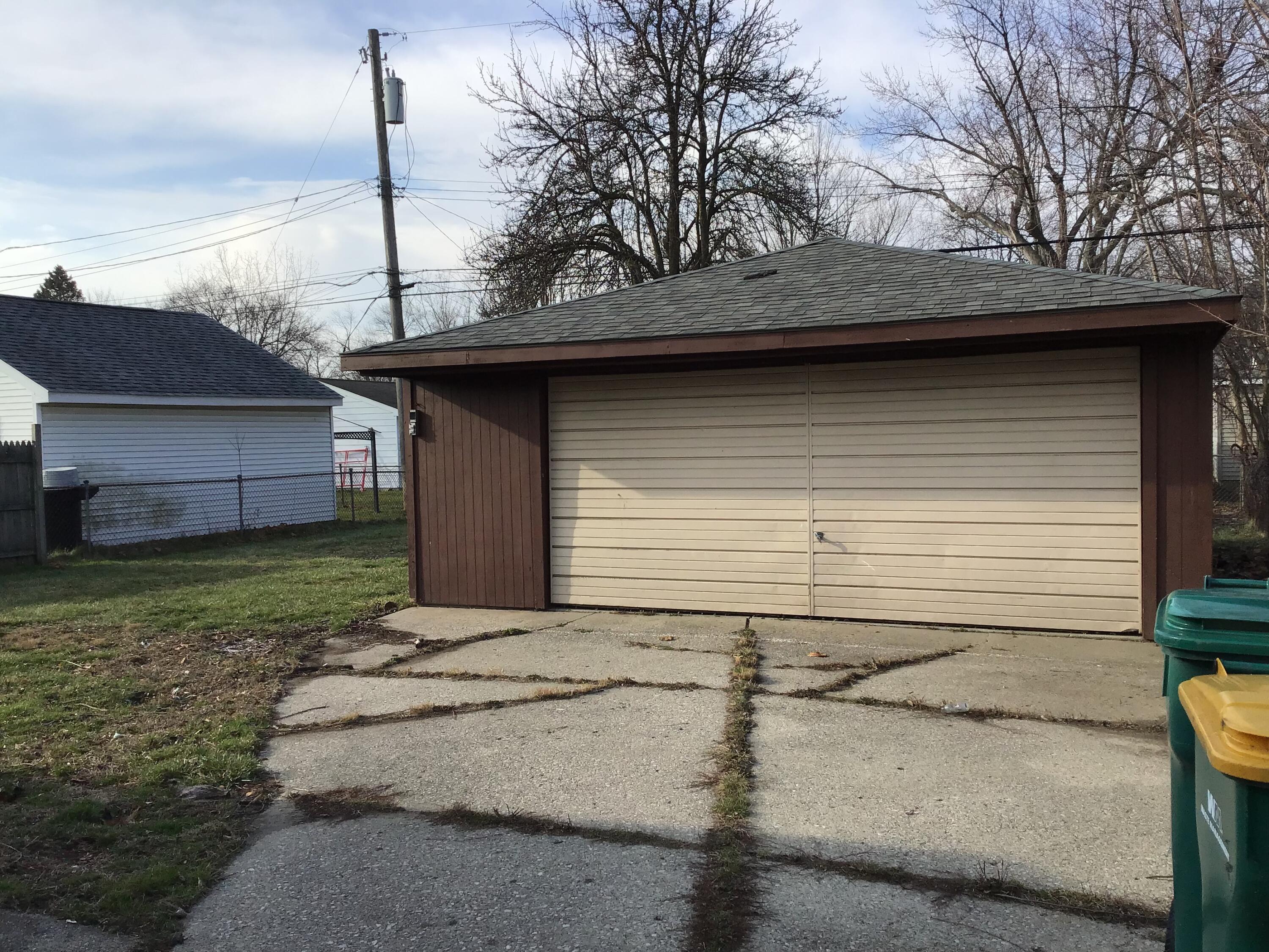 9458 Chamberlain Street Romulus, MI 48174 - Photo 2 of 16 IMG-5079