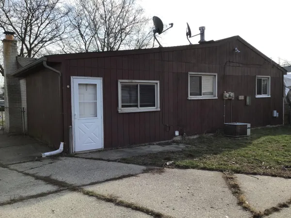 $165,000 | 9458 Chamberlain Street, Romulus, MI 48174