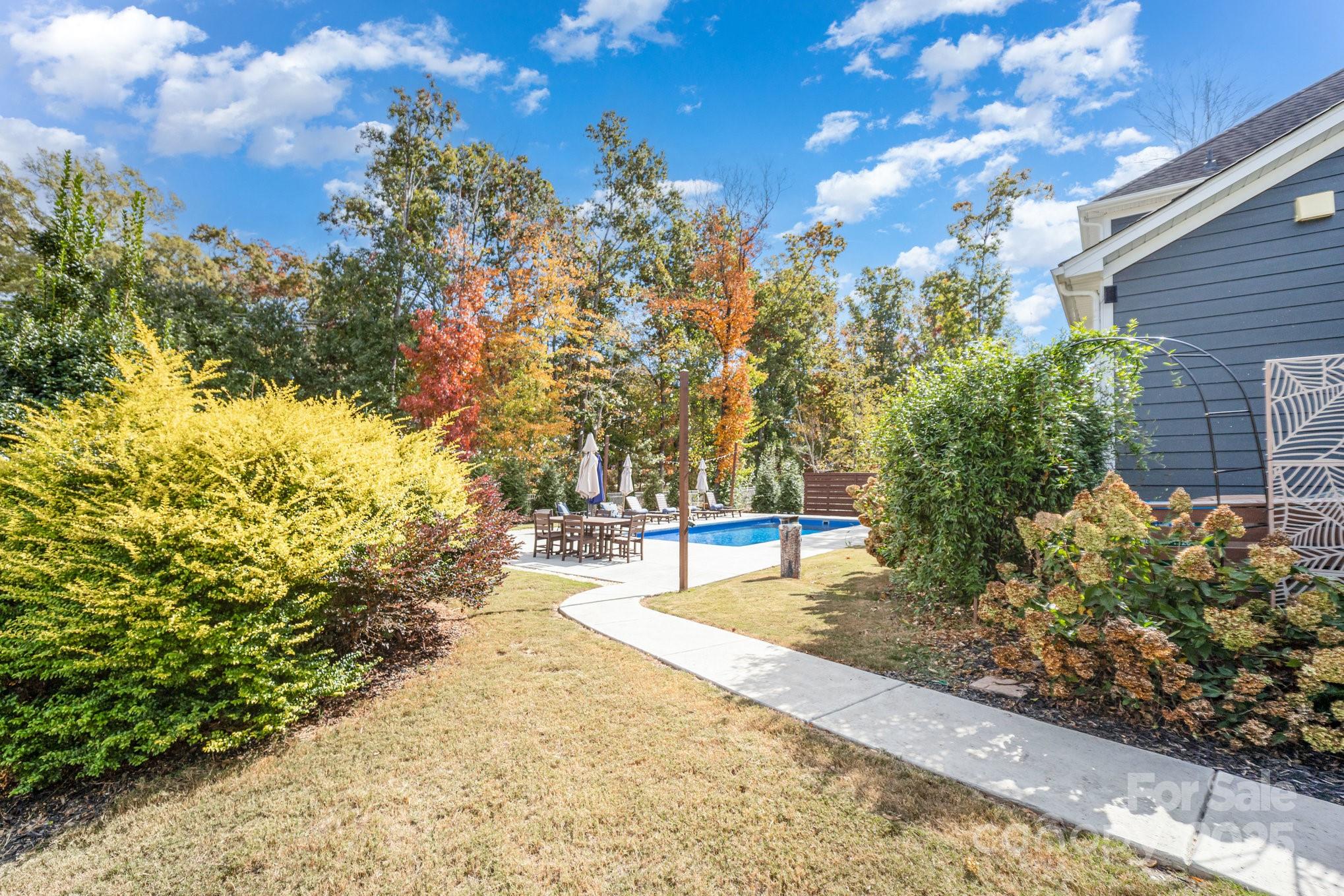 1556 Prickly Lane Waxhaw, NC 28173 - Photo 37 of 39 a view of a backyard
