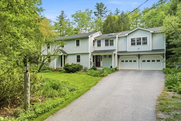 $725,000 | 26 Jonathan Lane, Bow, NH 03304