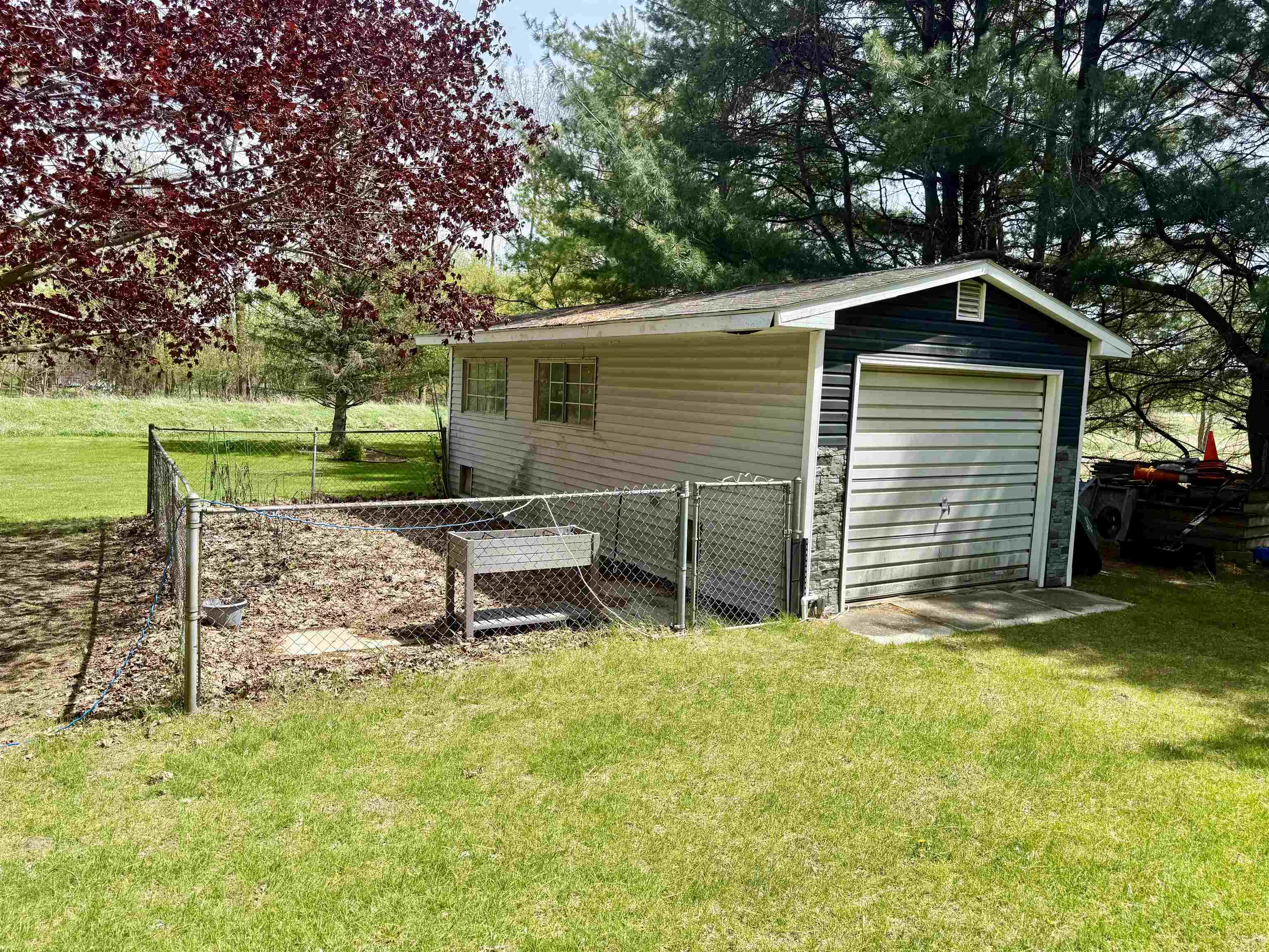 742 East Van Buren Road Alma, MI 48801 - Photo 10 of 38