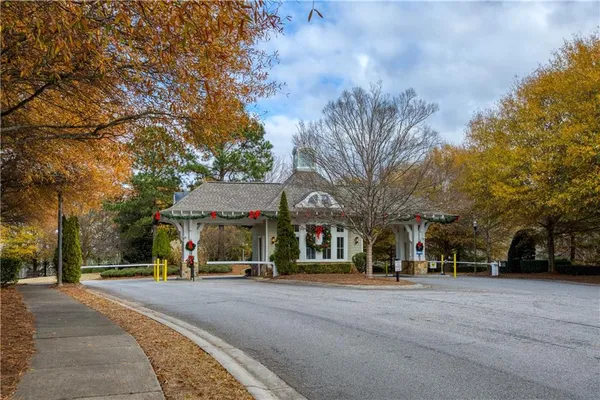 $575,000 | 3730 Cypresswood Point Southwest, Gainesville, GA 30504