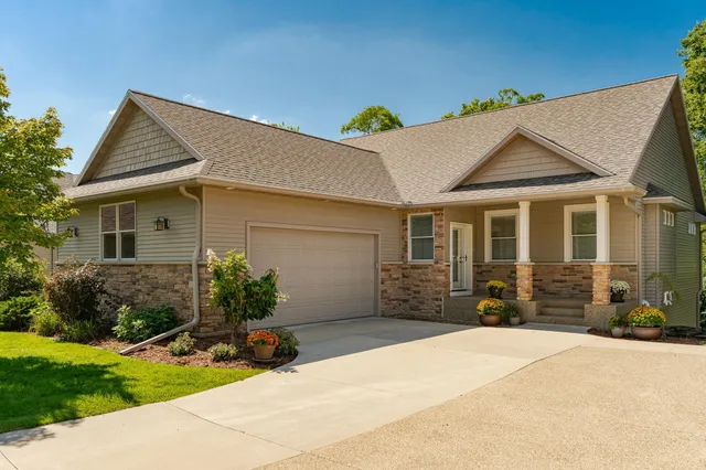 $650,000 | 1568 Salem Court Southwest, Rochester, MN 55902