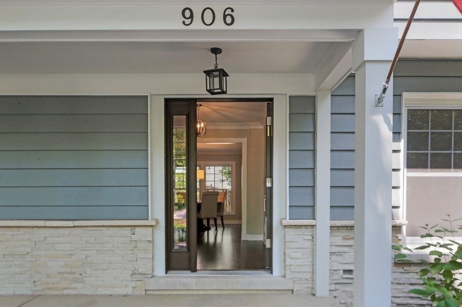 906 South County Line Road Hinsdale, IL 60521 - Photo 40 of 44 a view of a entryway front of house
