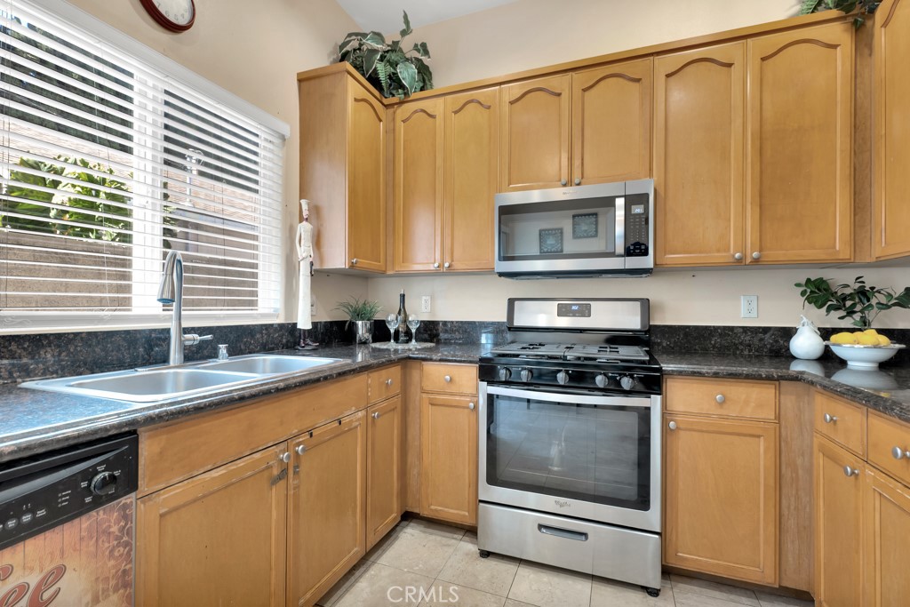 12642 Ralston Avenue, Unit 1 Sylmar, CA 91342 - Photo 8 of 31