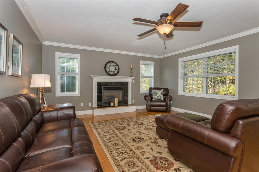 68 Foxwood Lane Raynham, MA 02767 - Photo 5 of 33 Gallery Image 5