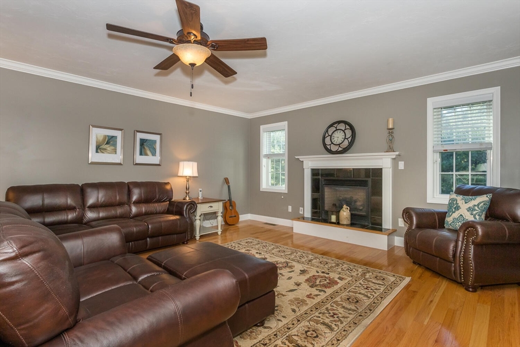 68 Foxwood Lane Raynham, MA 02767 - Photo 6 of 33 Gallery Image 6