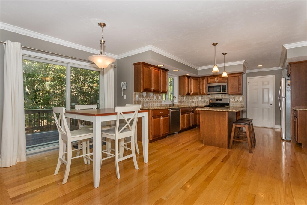 68 Foxwood Lane Raynham, MA 02767 - Photo 8 of 33 Gallery Image 8