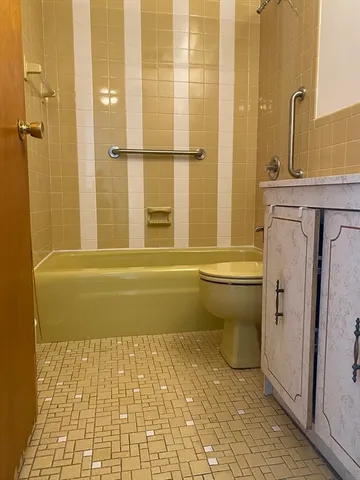 $2,000 | 382 Massachusetts Avenue, Unit 805, Arlington, MA 02474