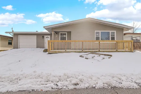 $234,900 | 372 Raven Court, Valparaiso, IN 46385