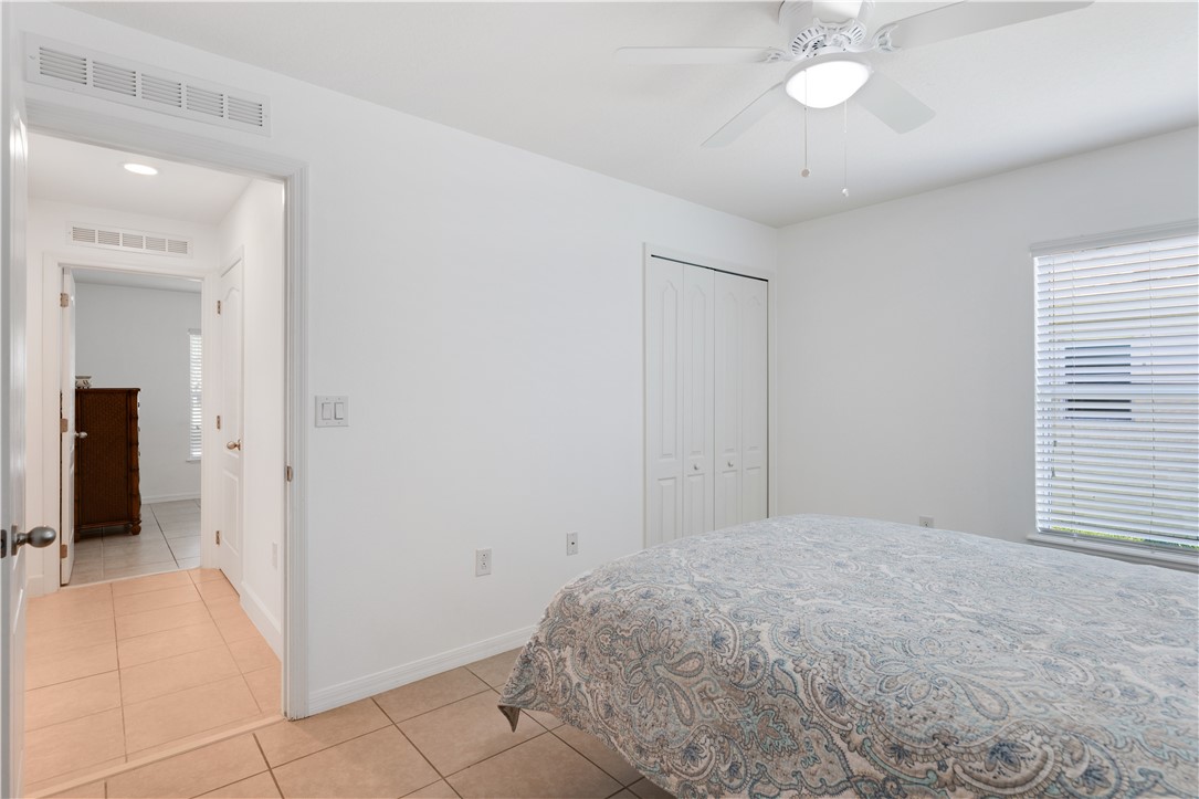 402 Lexington Avenue Southwest Vero Beach, FL 32962 - Photo 23 of 33 a view of empty room