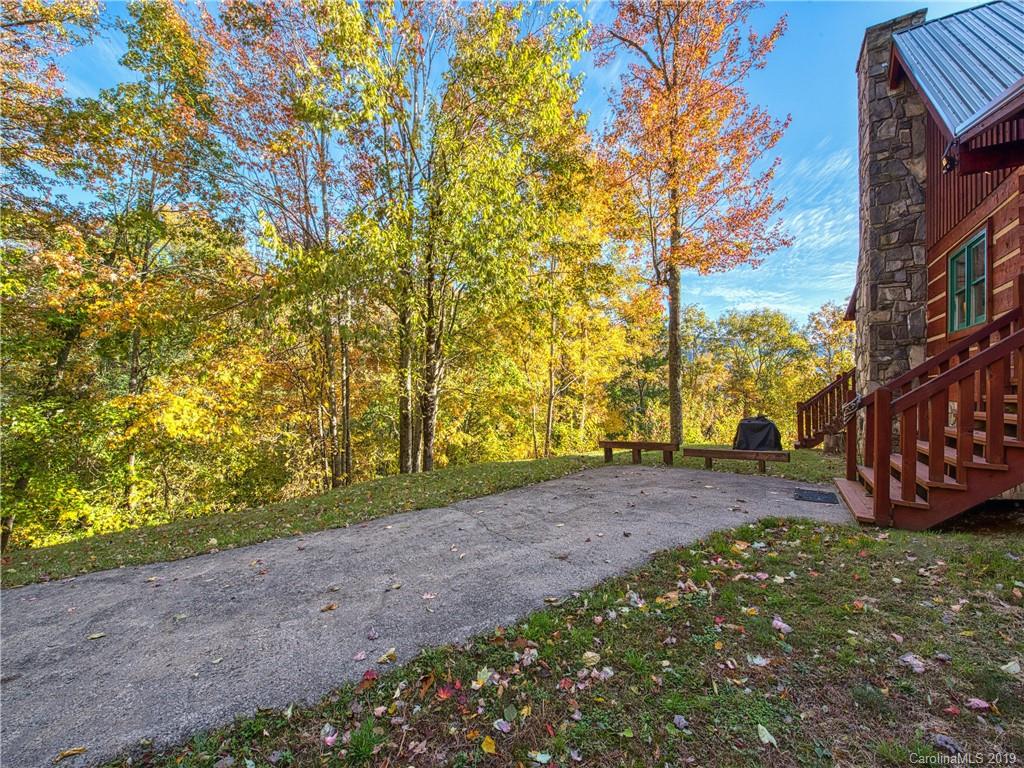 29 Blizzard Ridge Maggie Valley, NC 28751 - Photo 2 of 23 Gallery Image 2