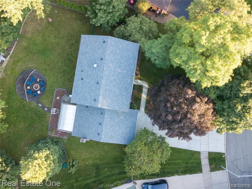 948 Aspen Drive Rochester, MI 48307 - Photo 20 of 22 DJI_0080.jpg