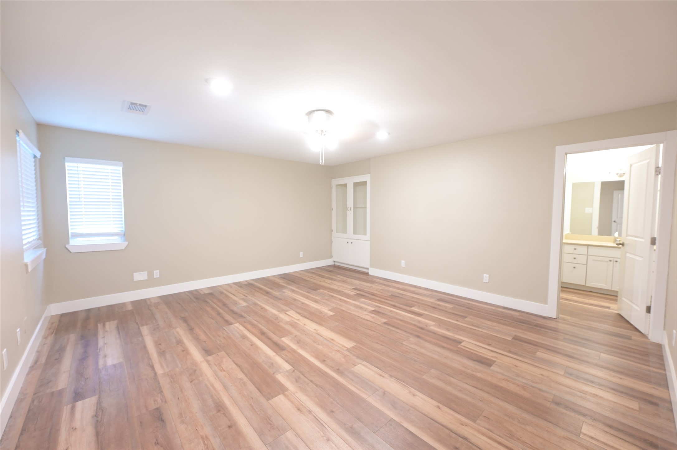 2106 South Colorado Street Lockhart, TX 78644 - Photo 13 of 24