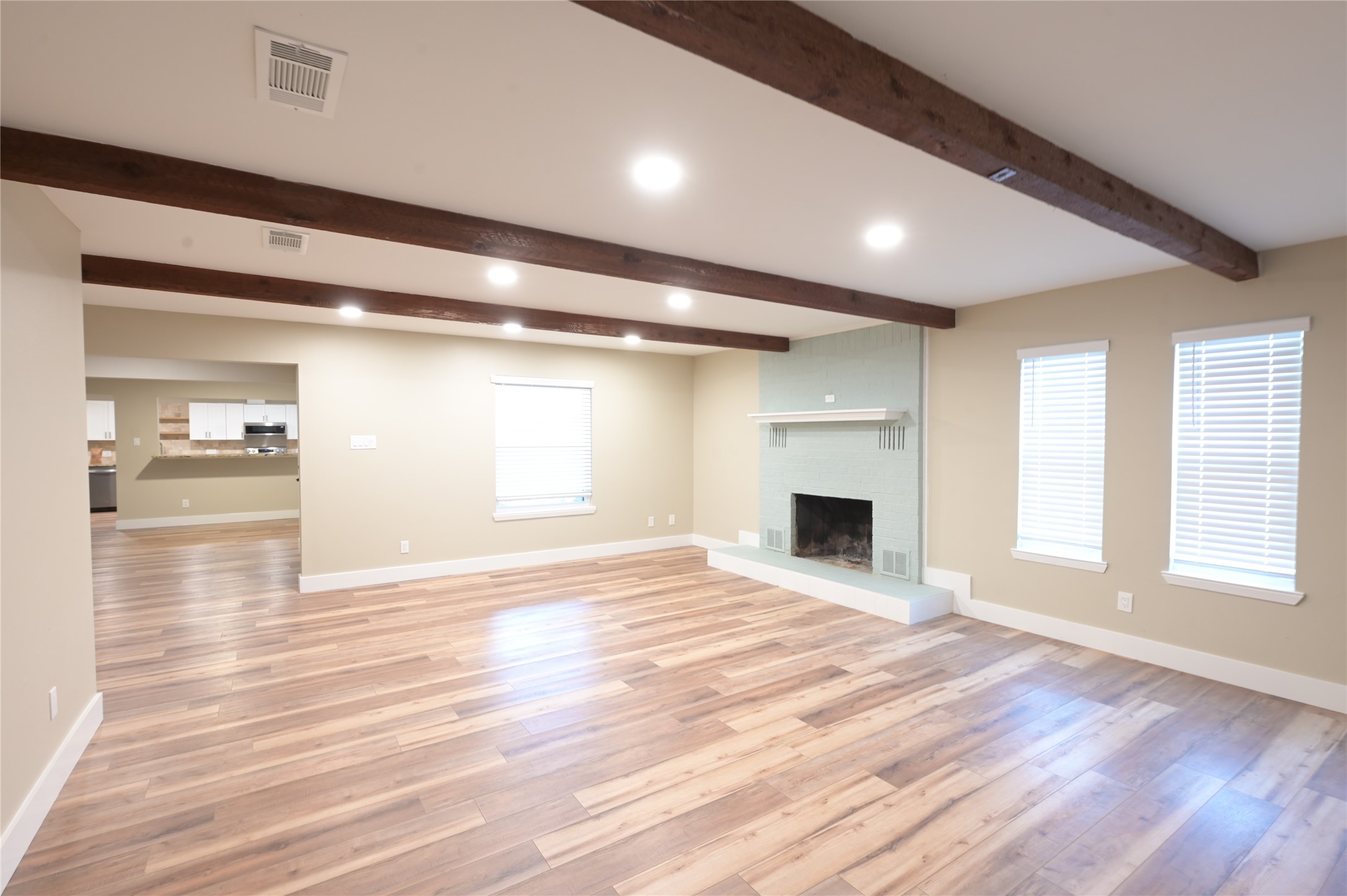 2106 South Colorado Street Lockhart, TX 78644 - Photo 6 of 24