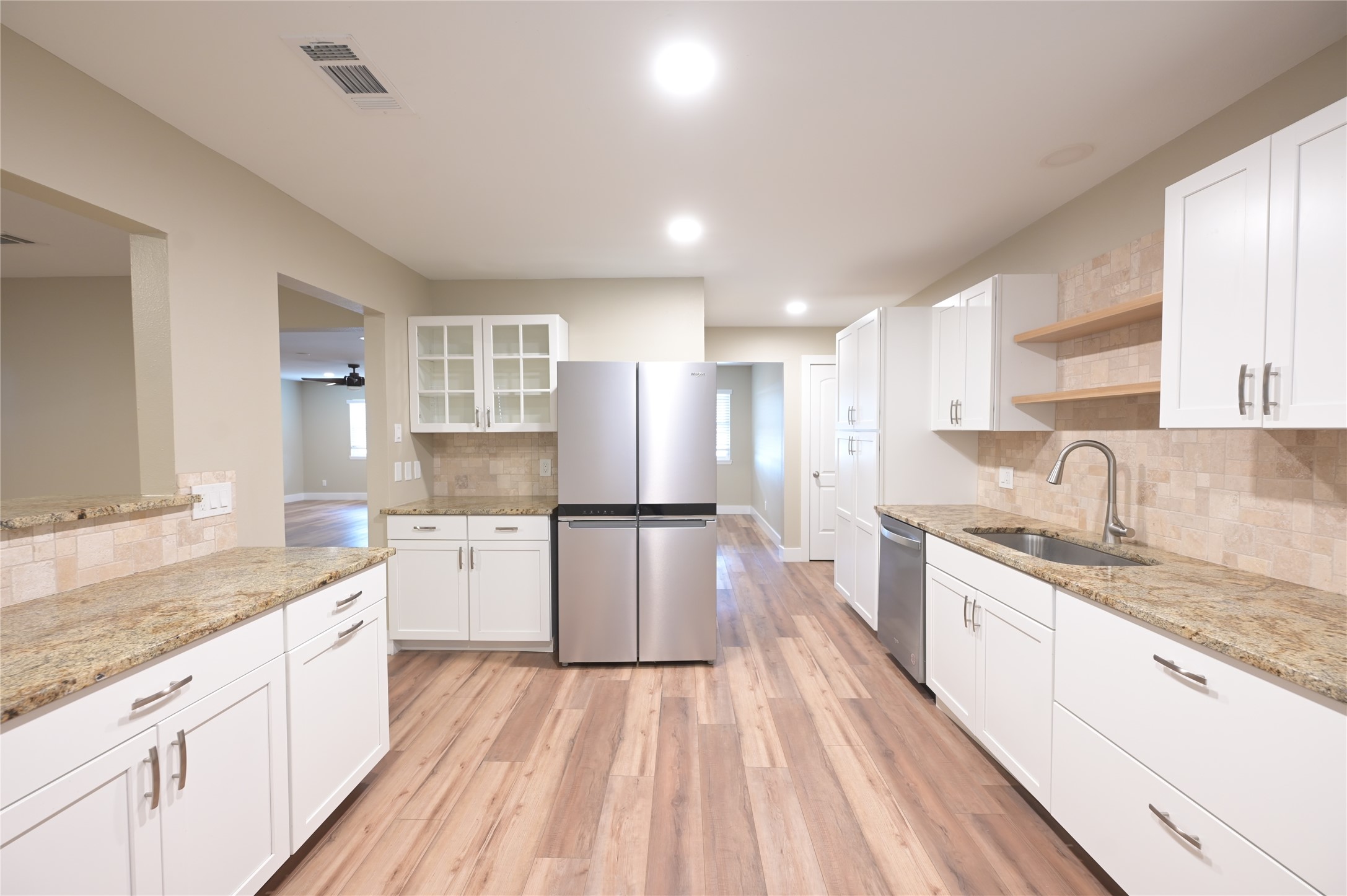 2106 South Colorado Street Lockhart, TX 78644 - Photo 7 of 24