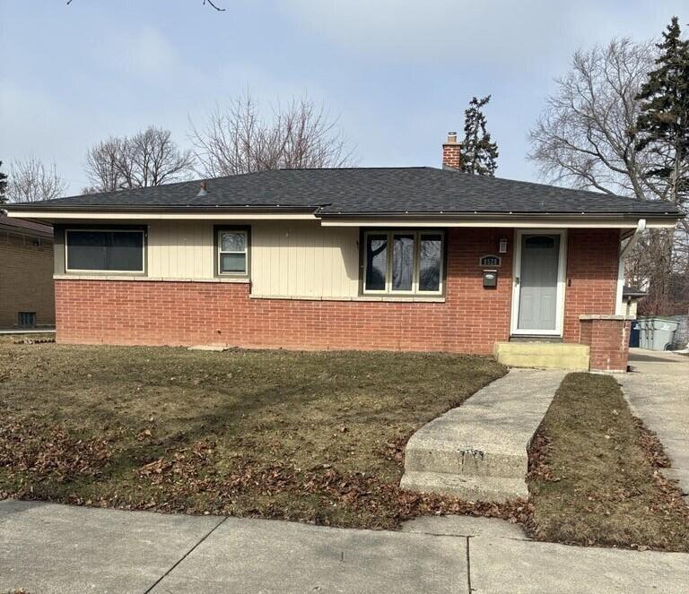 8528 West Arden Place Milwaukee, WI 53225 - Photo 1 of 17 8528_W_Arden_Pl_Milwaukee_WI_53225