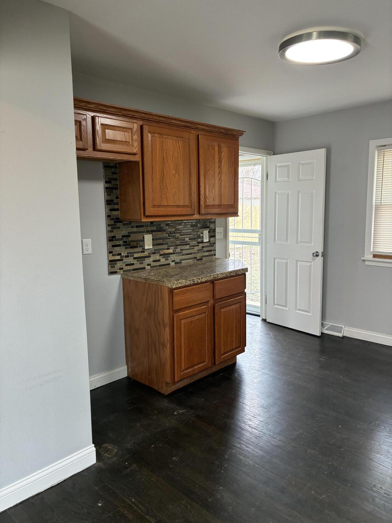 8528 West Arden Place Milwaukee, WI 53225 - Photo 12 of 17 8528_W_Arden_Pl_Milwaukee_WI_53225