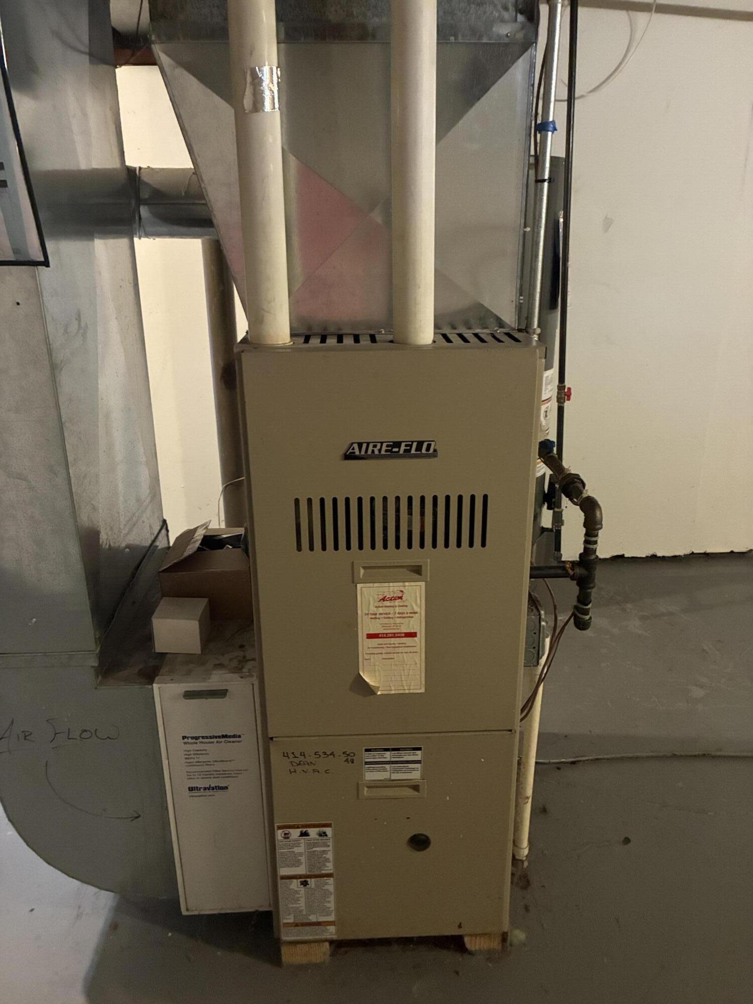 8528 West Arden Place Milwaukee, WI 53225 - Photo 14 of 17 8528_W_Arden_Pl_Milwaukee_WI_53225