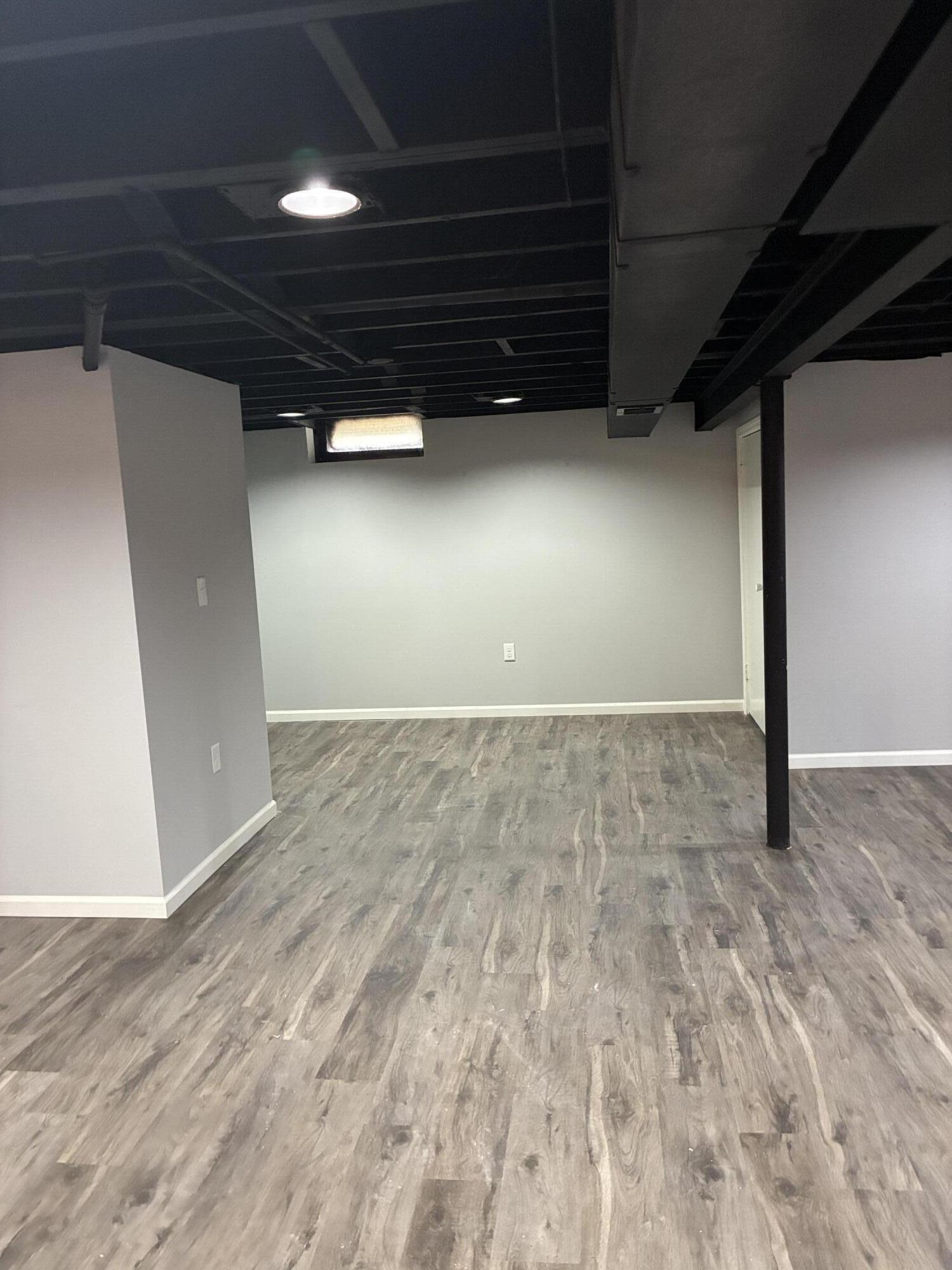 8528 West Arden Place Milwaukee, WI 53225 - Photo 4 of 17 8528_W_Arden_Pl_Milwaukee_WI_53225