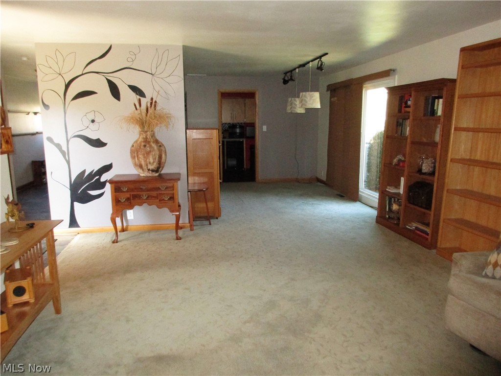 206 Rathbone Road Marietta, OH 45750 - Photo 6 of 25 LR to Dining Rm
