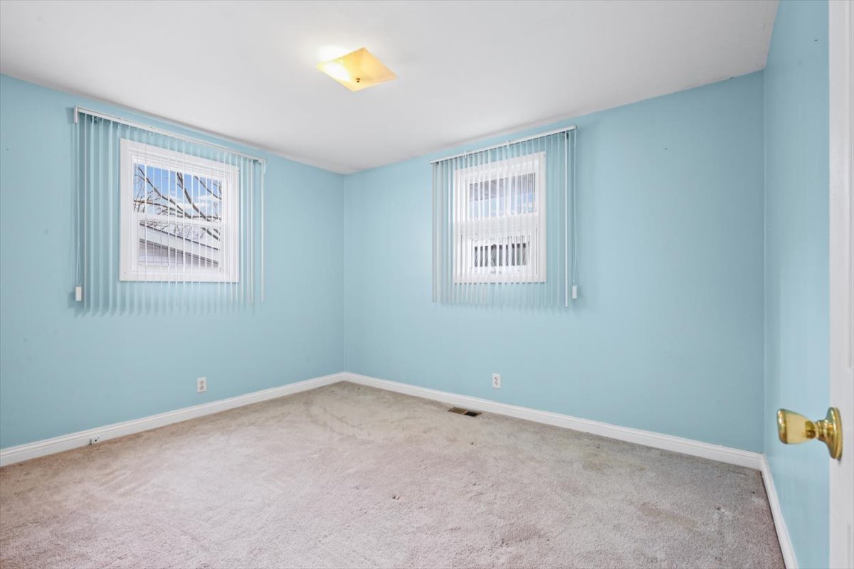 1513 Gates Drive Rantoul, IL 61866 - Photo 20 of 37 an empty room with a window