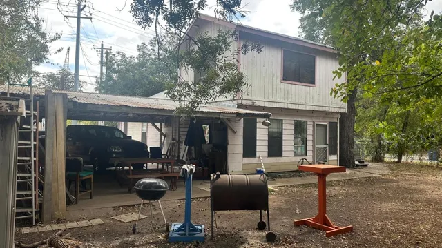 $1,200,000 | 40 Waller Street, Austin, TX 78702