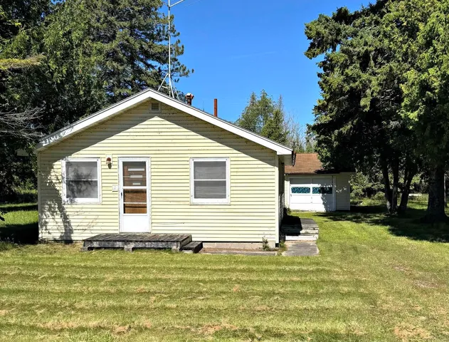 $94,000 | N8193 Highway 35, Stephenson, MI 49887