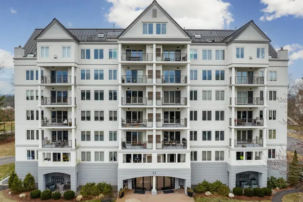 $375,900 | 12 Mountain Laurels Drive, Unit 504, Nashua, NH 03062