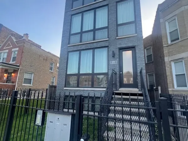 $305,000 | 6606 South University Avenue, Unit 2, Chicago, IL 60637