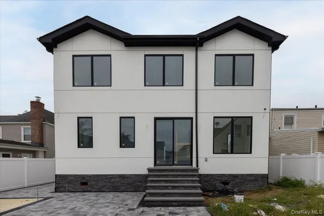 $1,995,000 | 544 Arlington Road, Cedarhurst, NY 11516