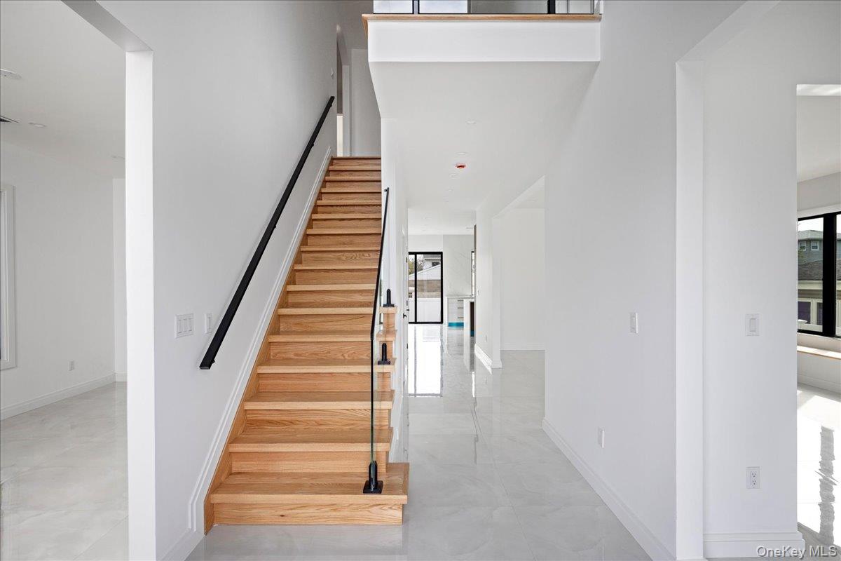 544 Arlington Road Cedarhurst, NY 11516 - Photo 6 of 38 a view of entryway