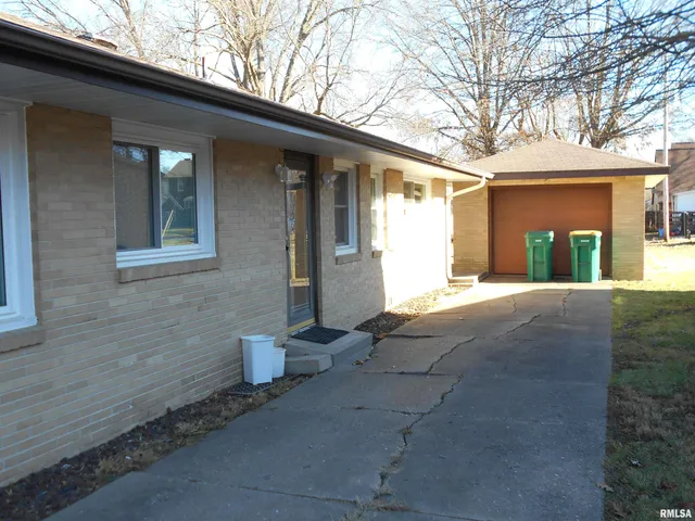 $125,000 | 305 North Ward Street, Macomb, IL 61455