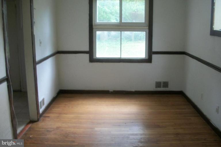 12005 Centerhill Street Silver Spring, MD 20902 - Photo 4 of 10 Dining Room