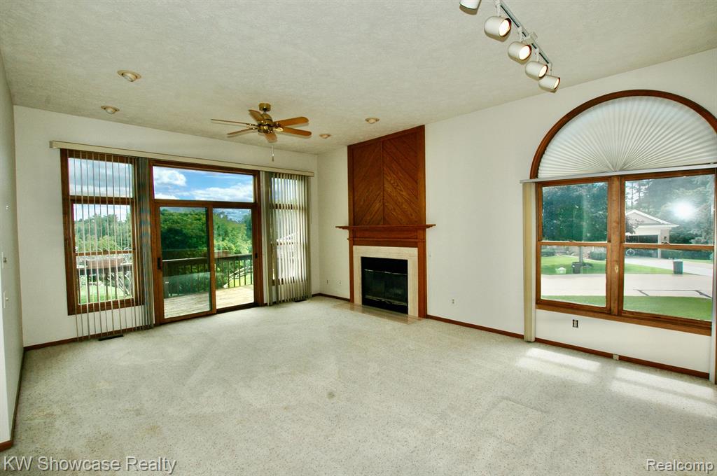 628 Summit Ridge Drive Milford, MI 48381 - Photo 4 of 44