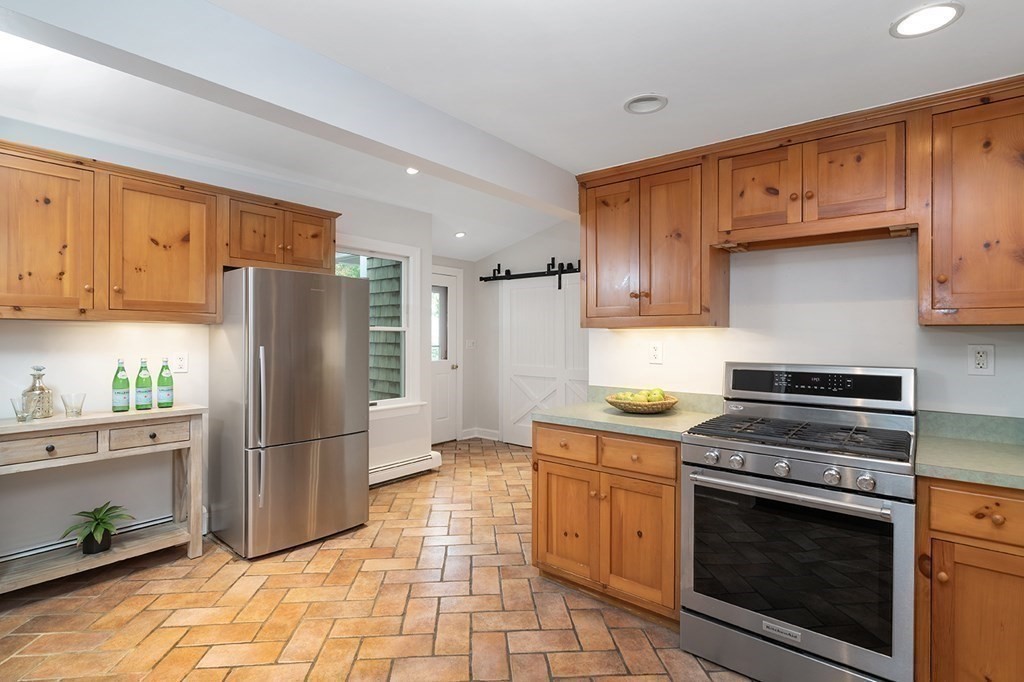 14 Bradley Woods Drive Hingham, MA 02043 - Photo 15 of 40