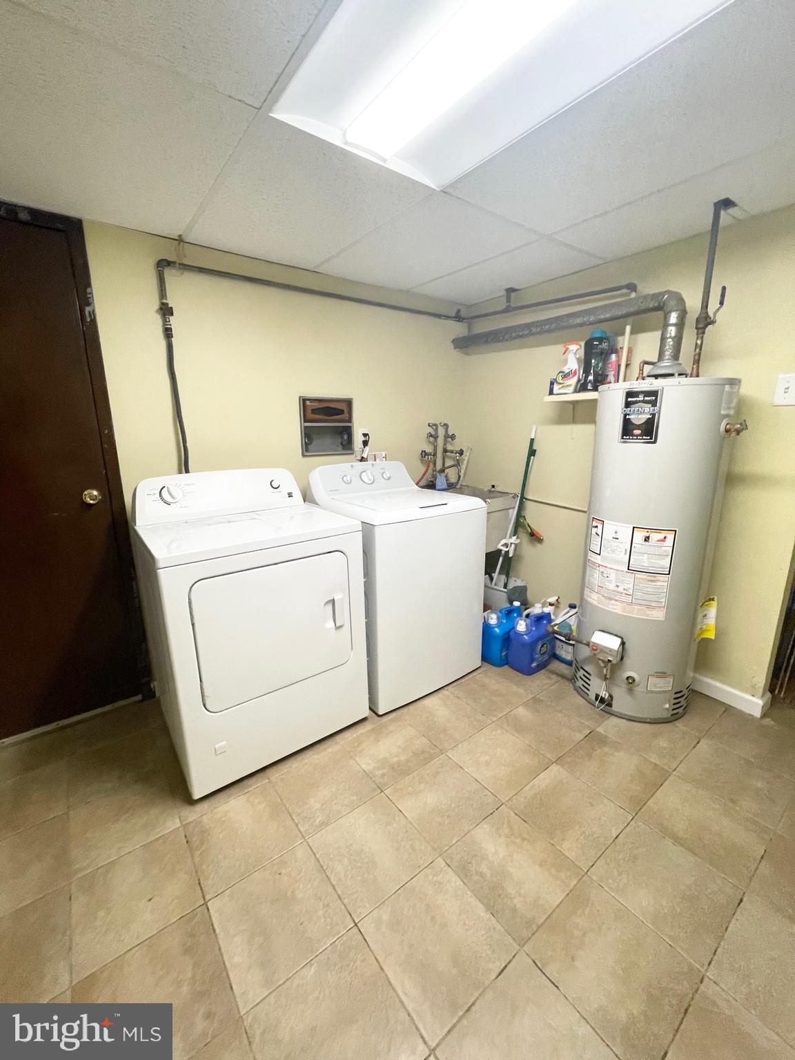 10923 Heflin Road Philadelphia, PA 19154 - Photo 27 of 40 Laundry Room w/Wash Tub