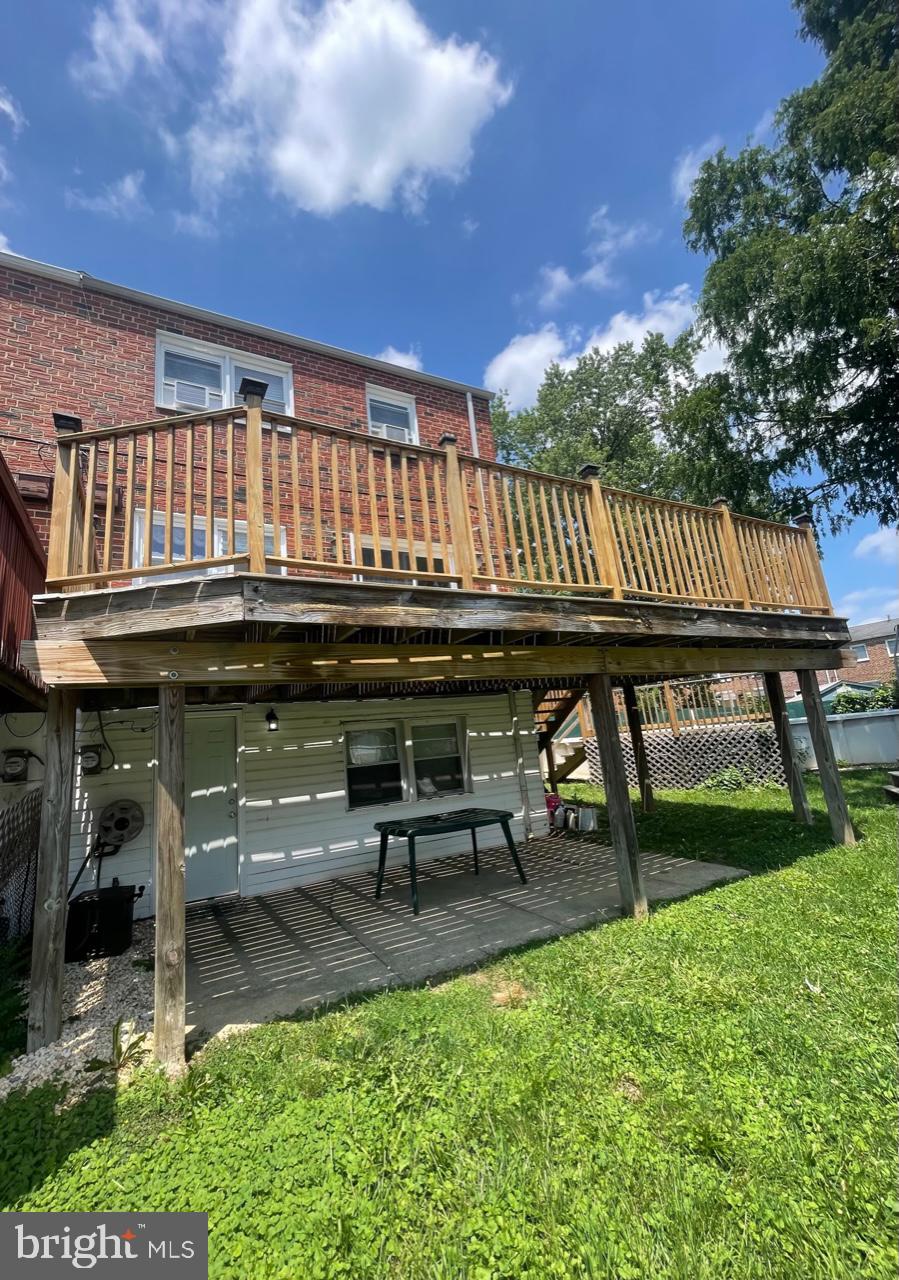 10923 Heflin Road Philadelphia, PA 19154 - Photo 36 of 40 Large Rear Deck