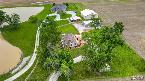 $299,900 | 8660 Huch Lane, Columbia, IL 62236