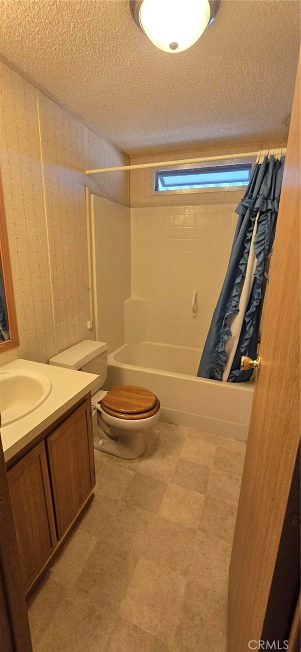 90 3rd Orland, CA 95963 - Photo 9 of 17 a bathroom with a sink and a mirror